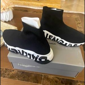 New, with box and dust bag, size 39